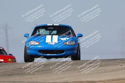 media/Oct-26-2025-CalClub SCCA (Sun) [[8ce1e69566]]/Group 5/Grapevine/